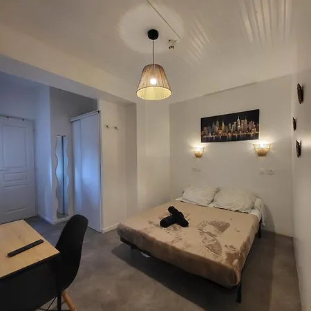 Le Hotel
