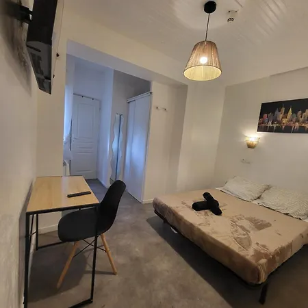 Le Hotel 2*