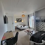 Le Hotel